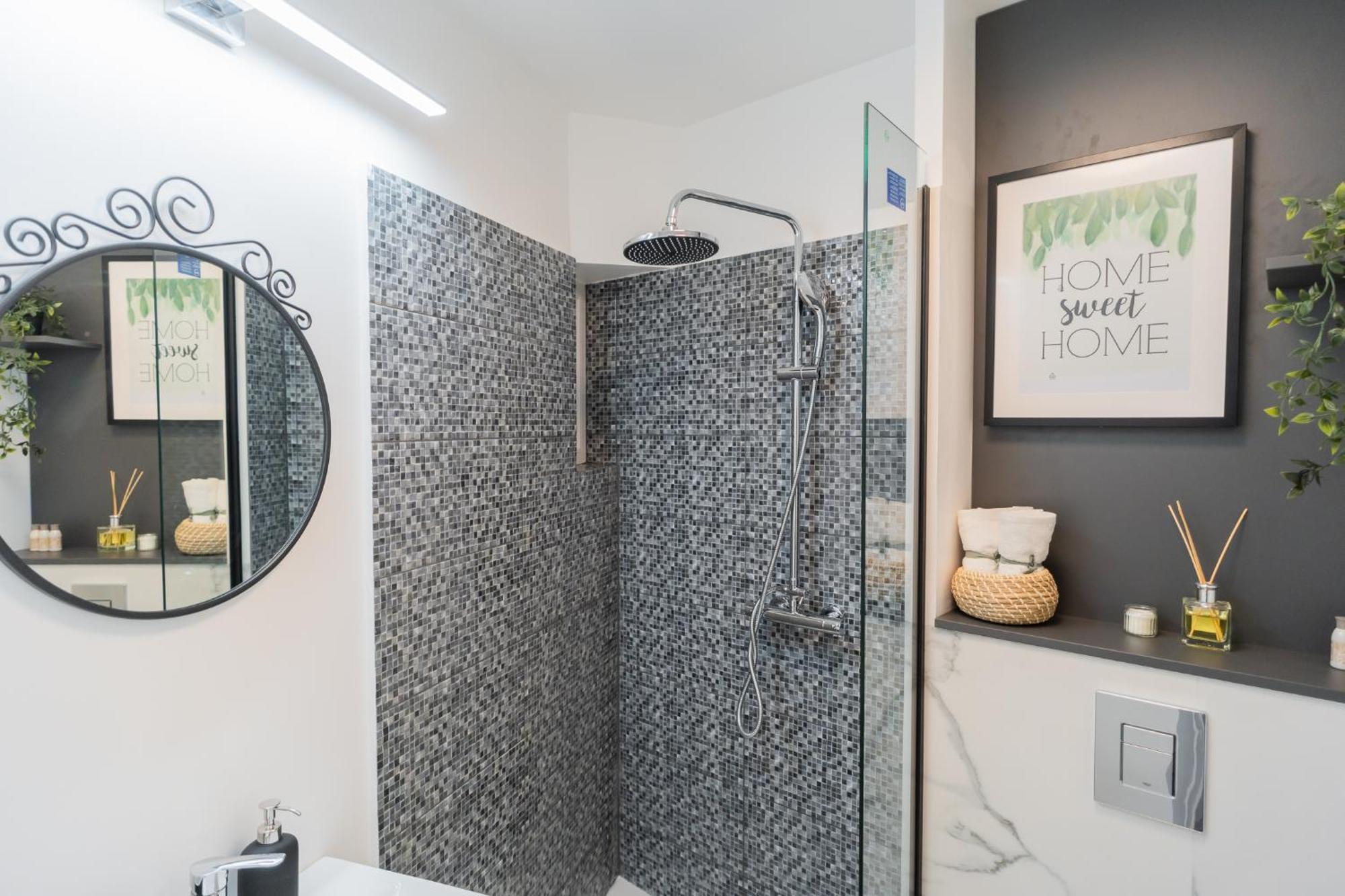 בוקרשט Urban Pearl - Old Town - Unique 4Br/3Ba Apartment מראה חיצוני תמונה